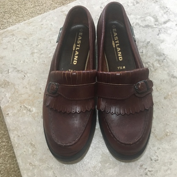 EASTLAND Cognac lthr loafers w/kiltie detail - Picture 2 of 8